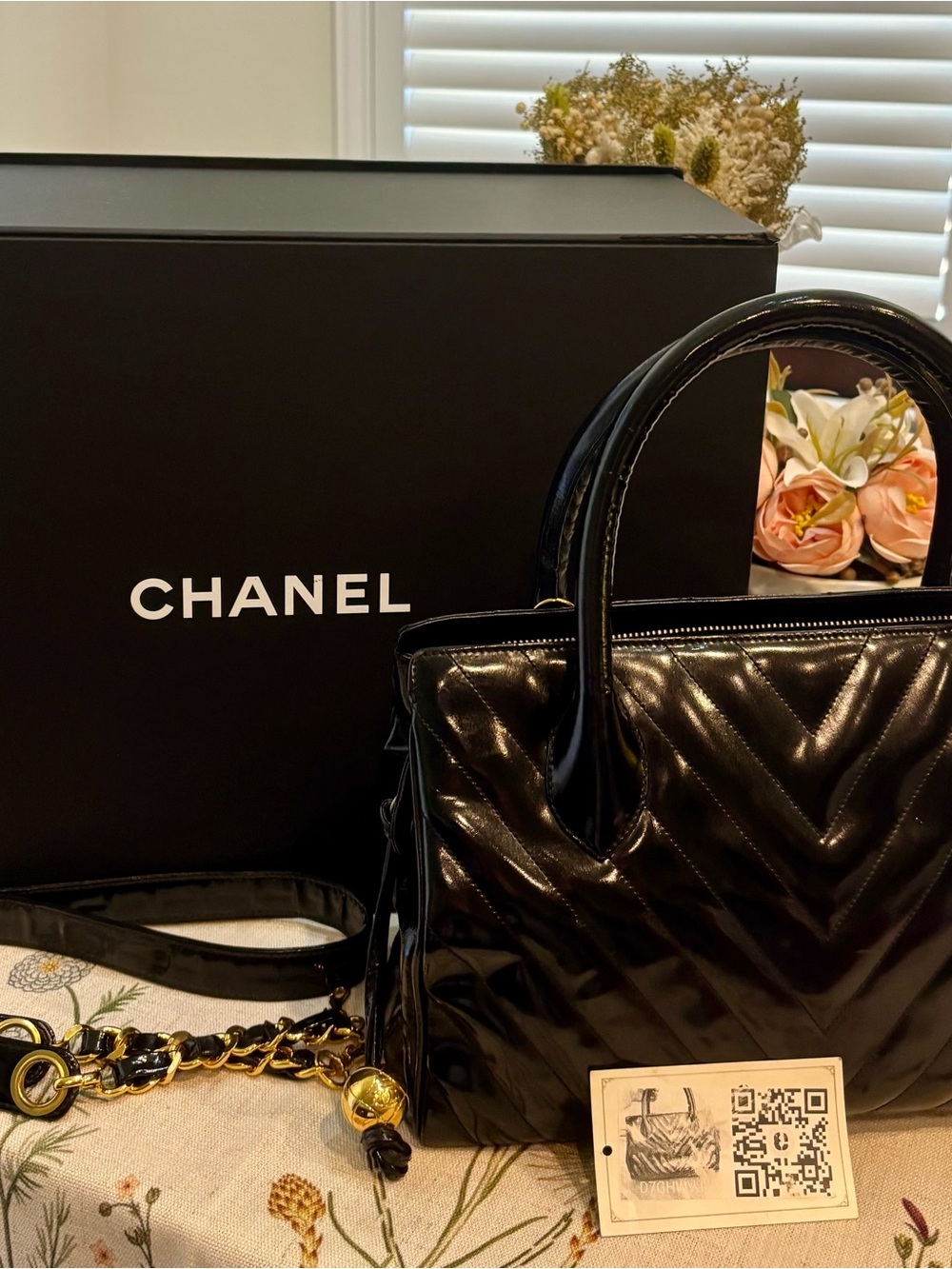 AUTHENTIC gorgeous Chanel bag w/detachable 2-way strap❤️ Make an offer❤️